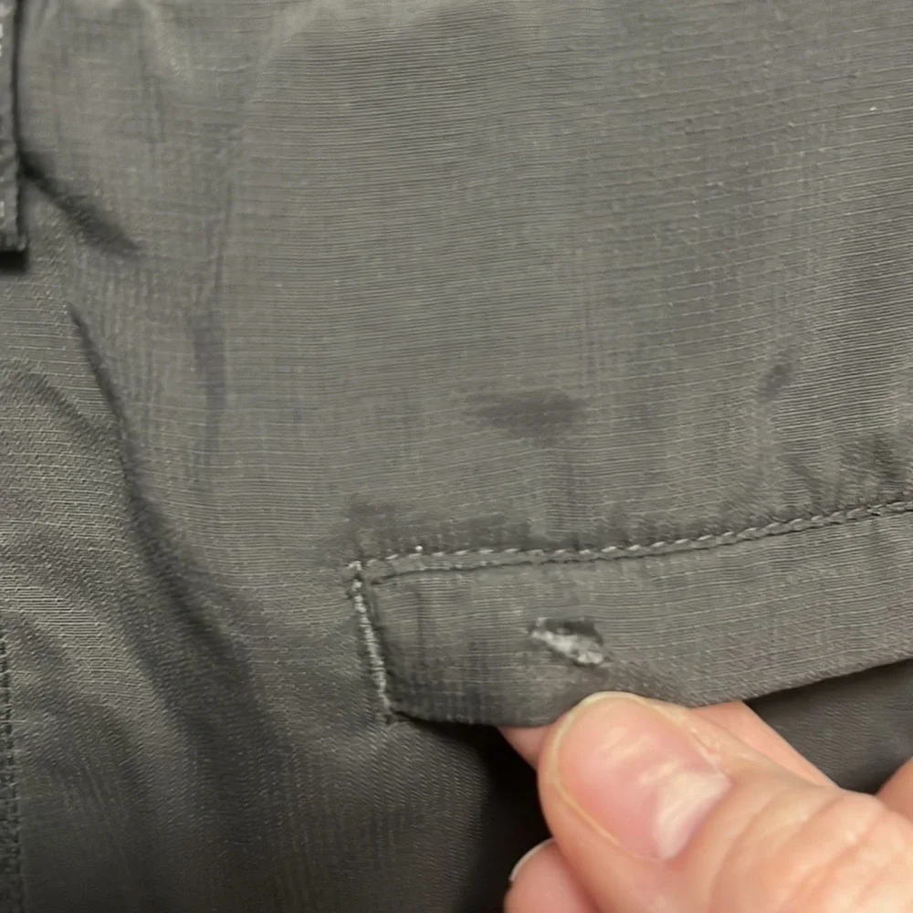 NORTH Face- dark gray nylon cargo shorts